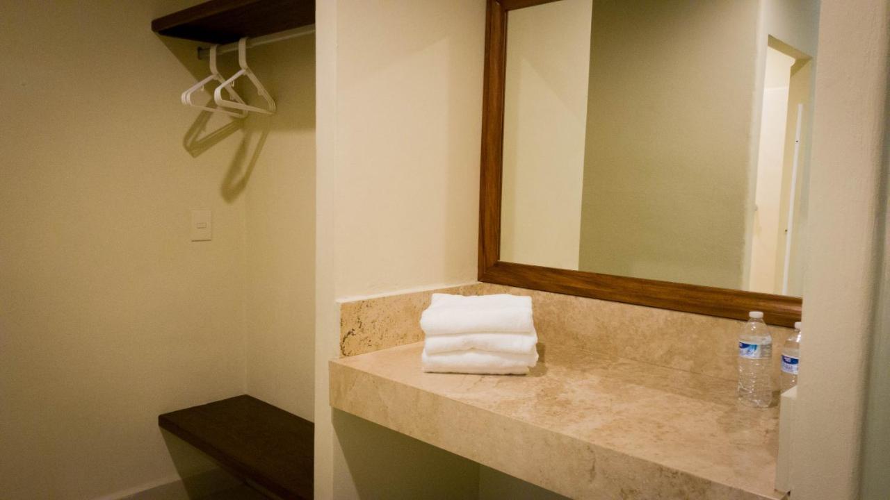 Bonito Hotel By Arans Zihuatanejo Extérieur photo