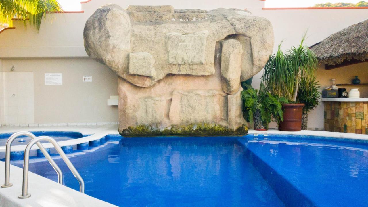 Bonito Hotel By Arans Zihuatanejo Extérieur photo