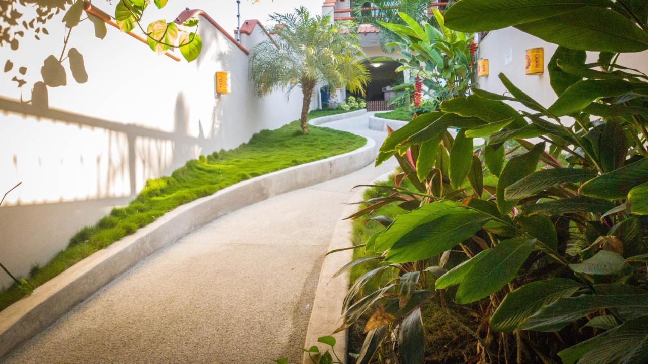 Bonito Hotel By Arans Zihuatanejo Extérieur photo